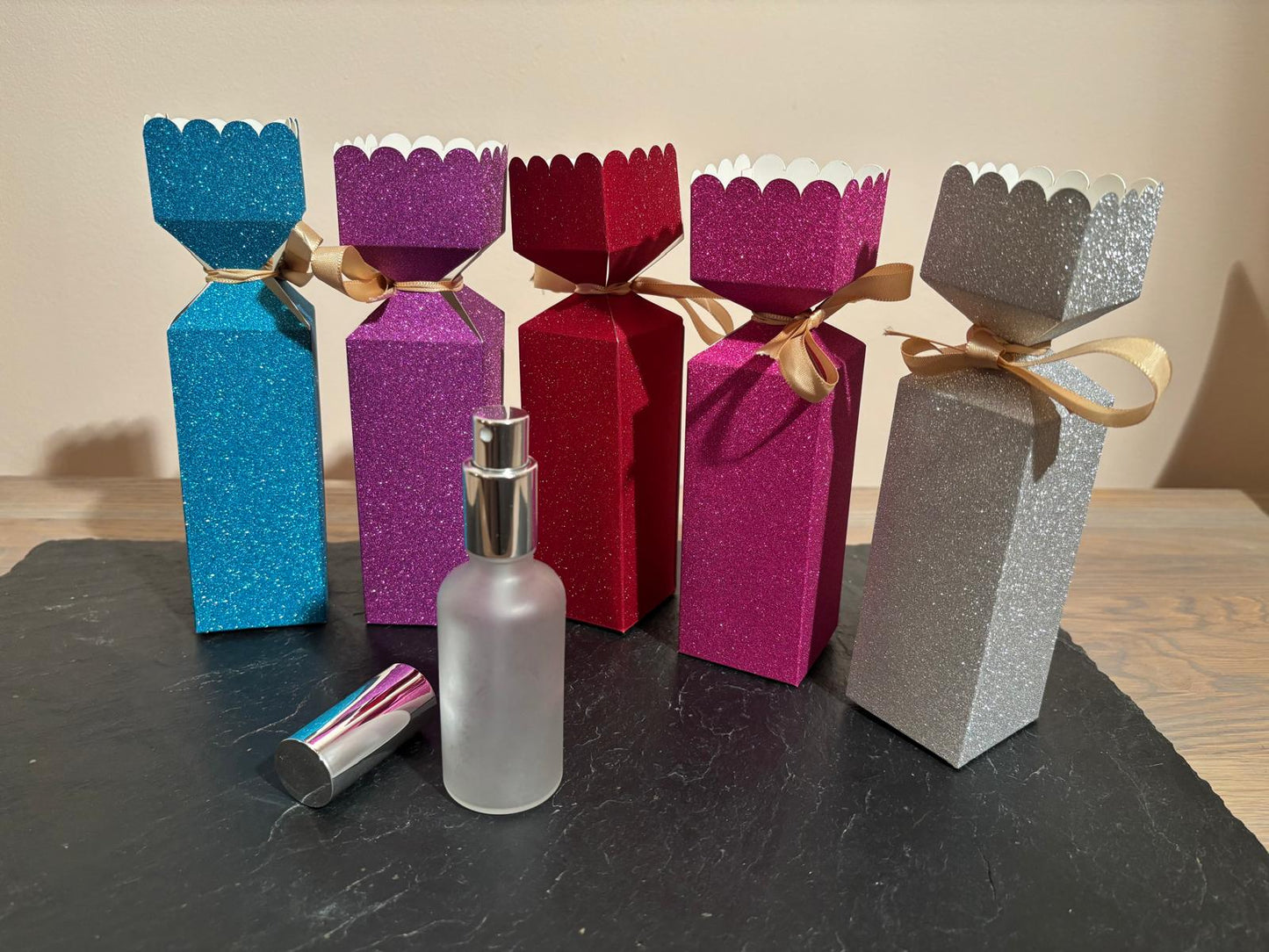 Mini Room Sprays in a Christmas Cracker 45g
