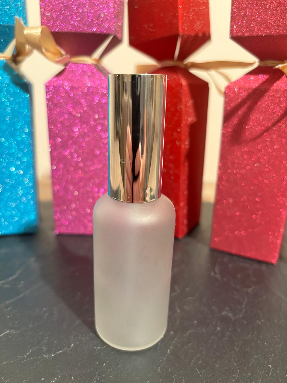 Mini Room Sprays in a Christmas Cracker 45g